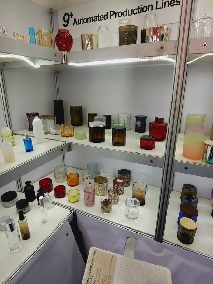 Líneas de producción de envases de vidrio en una fábrica en China